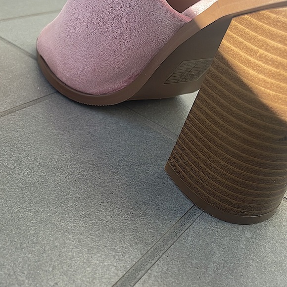 Forever 21 Suede Heels - Picture 4 of 5